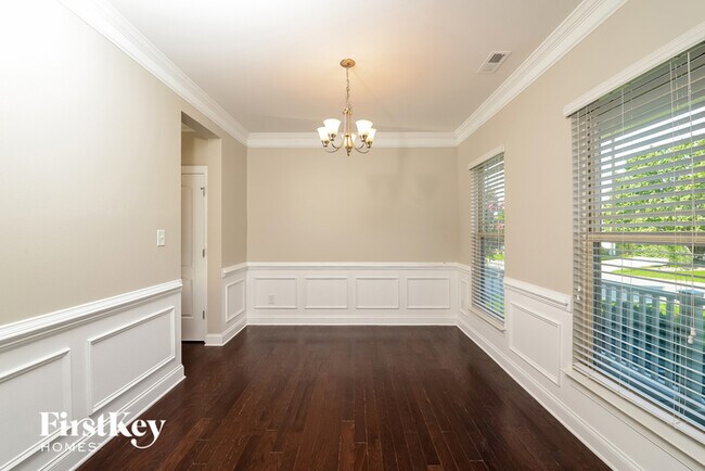 Foto del edificio - 135 Wintergreen Ct
