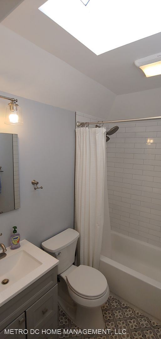 Building Photo - 3 br, 2 bath House - 108 N Edison St