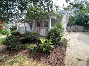 Building Photo - 1006 Parker St