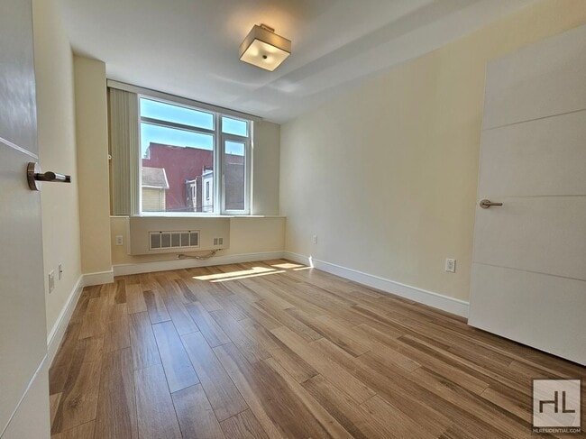 Building Photo - Modern 1-Bedroom with Balcony in Prime Nor...