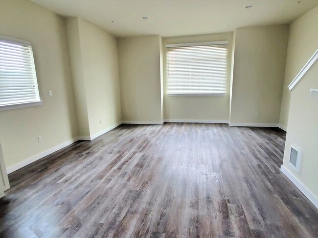 Great Room - 6219 Parker Rd E