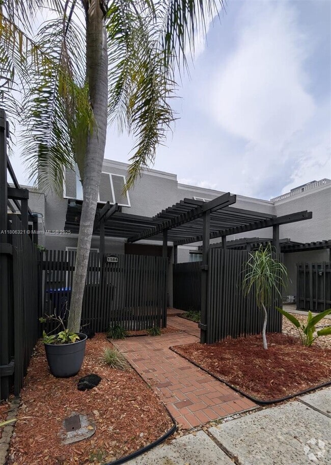 Building Photo - 1584 NW 113th Way