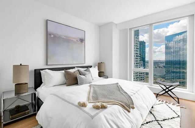 Foto del edificio - 1 bedroom in LONG ISLAND CITY NY 11101