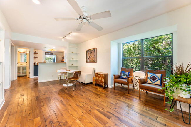 Building Photo - 1135 Barton Hills Dr