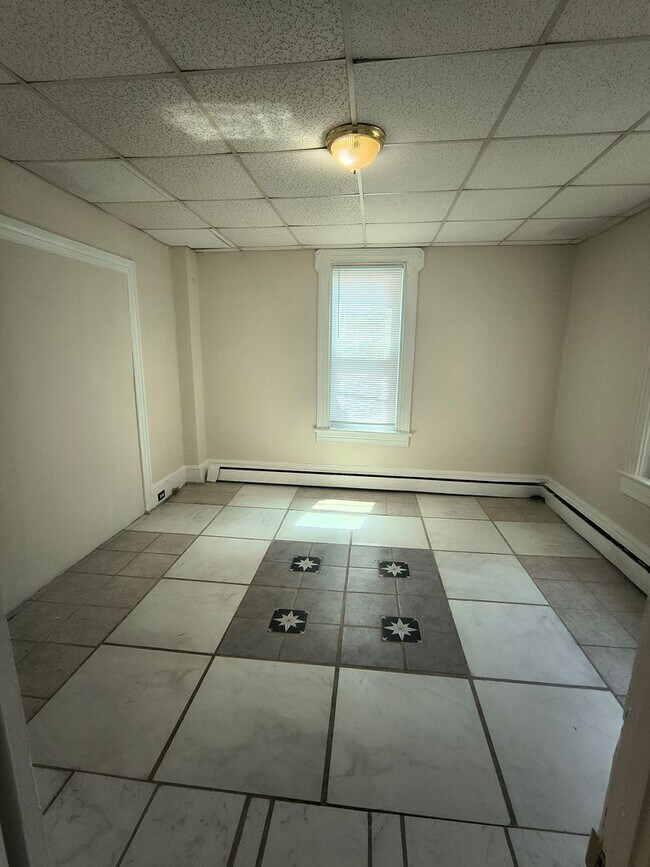 Foto del edificio - 716-718 Winchester Ave