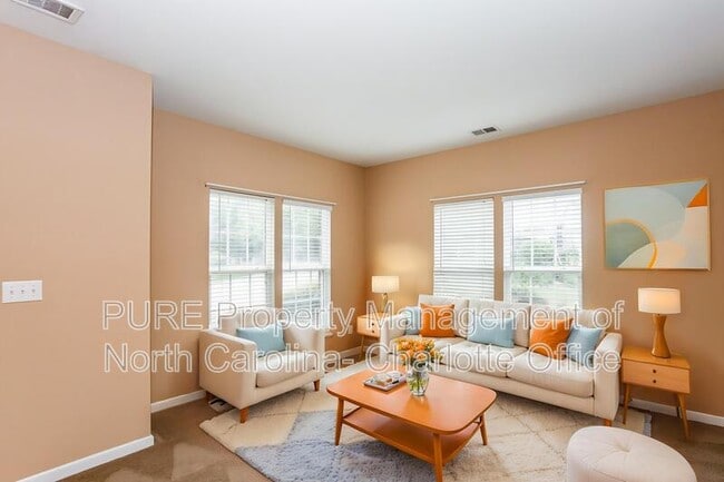 Building Photo - 18040 Delmas Dr