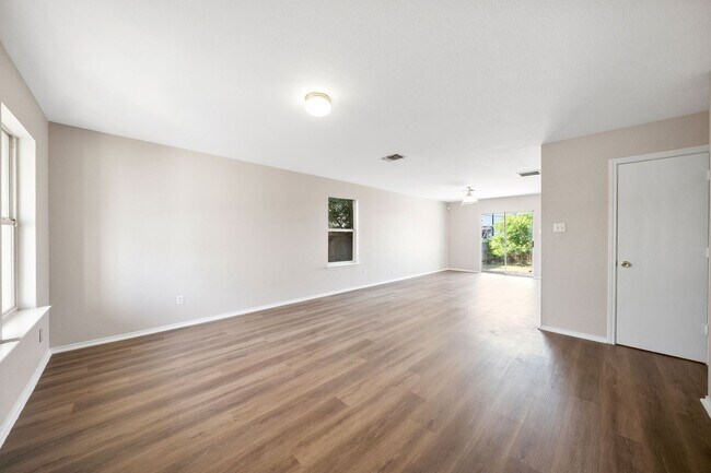Foto del edificio - 4 Bedroom 2.5 Bathroom located in Mission ...