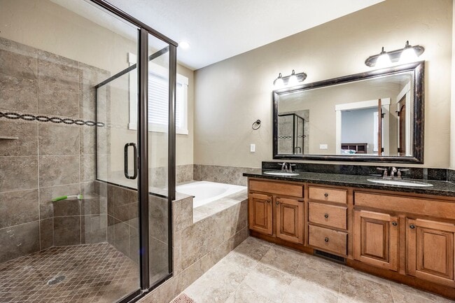 Building Photo - Fully Furnished Mountain Modern Twin Home ...