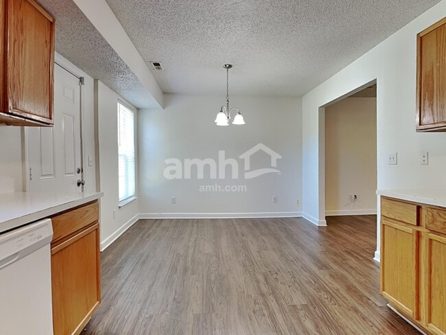 Foto del edificio - 4945 Hopewood Ln