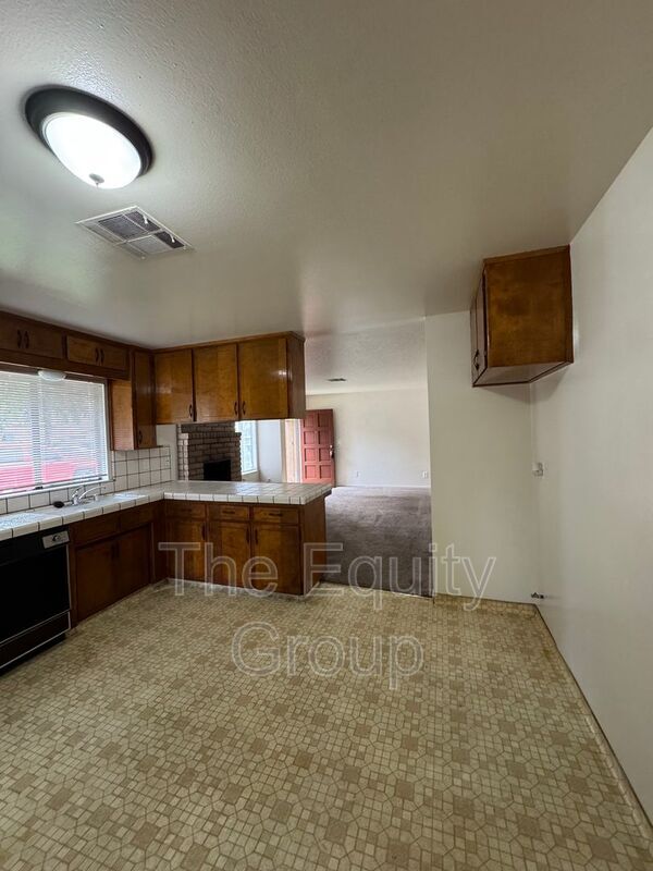 Foto del edificio - 4603 W Cypress Ave