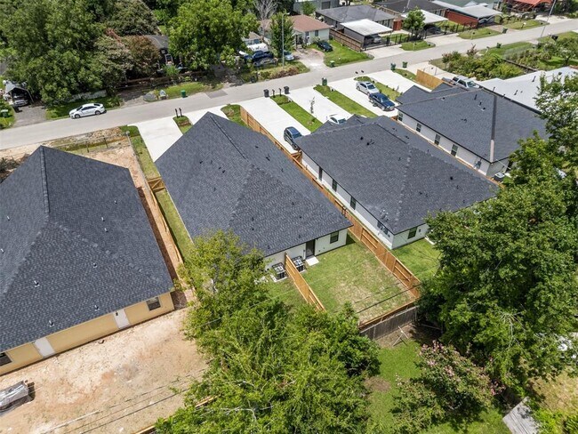 Building Photo - 9110 Everglade Dr