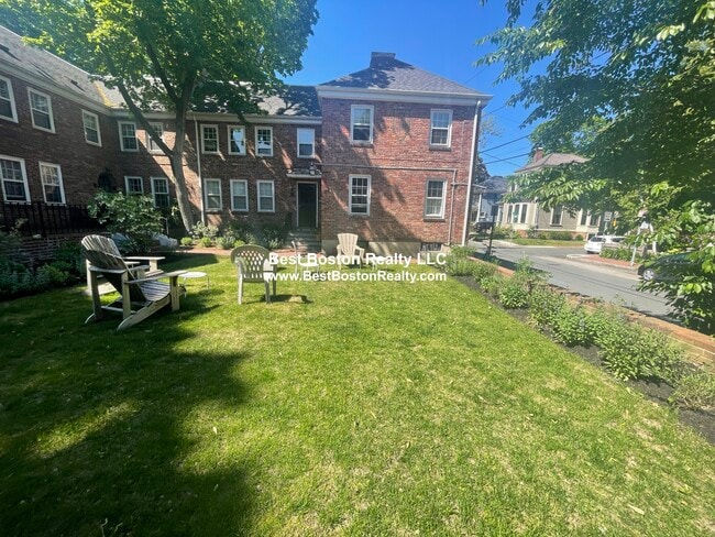 Building Photo - 38 Gibson St