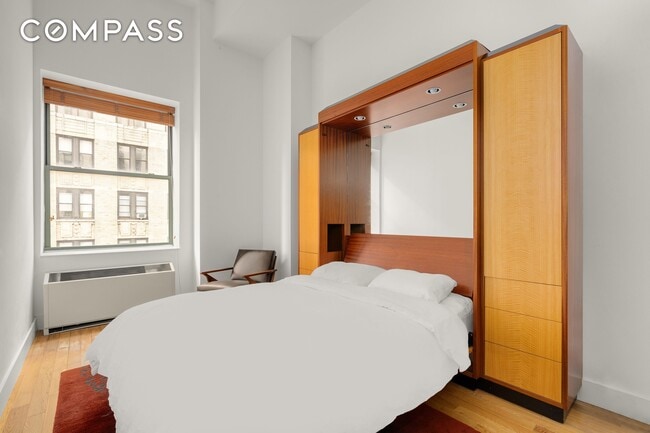 Building Photo - 99 John St