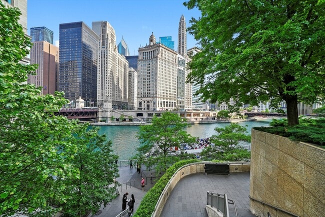 Building Photo - 405 N Wabash Ave