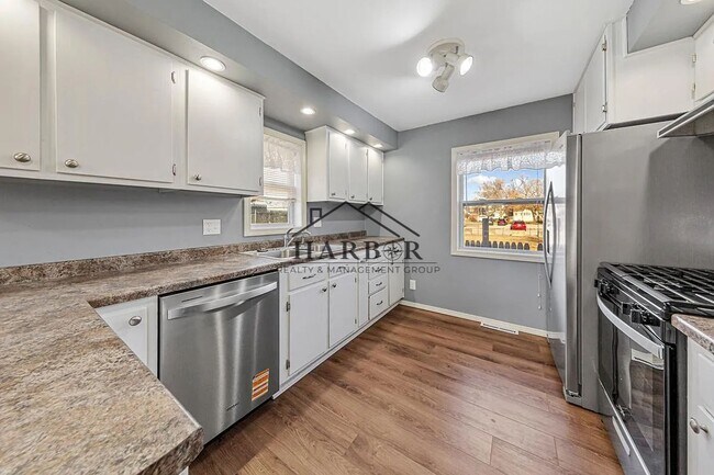 Foto del edificio - Pet-Friendly 3-Bedroom Gem in Prime Rochester Location
