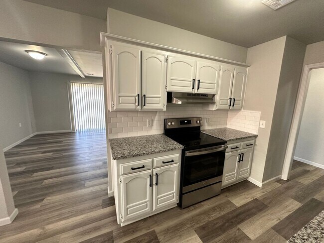 Foto del edificio - Remodeled 3bed/2bath Home Available in Yuk...