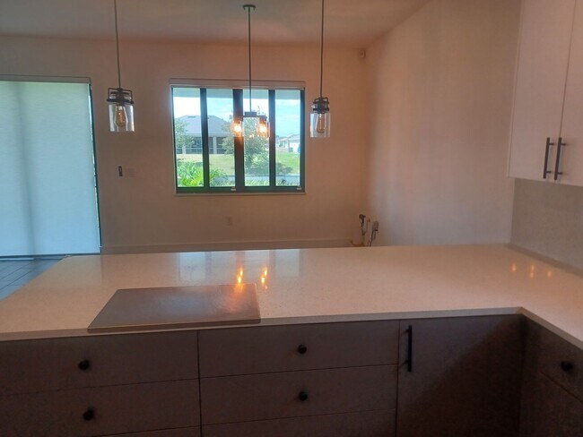 Building Photo - Available Now: Spacious 3 Bedroom / 2 Bathroom With a Large Fenced Yard