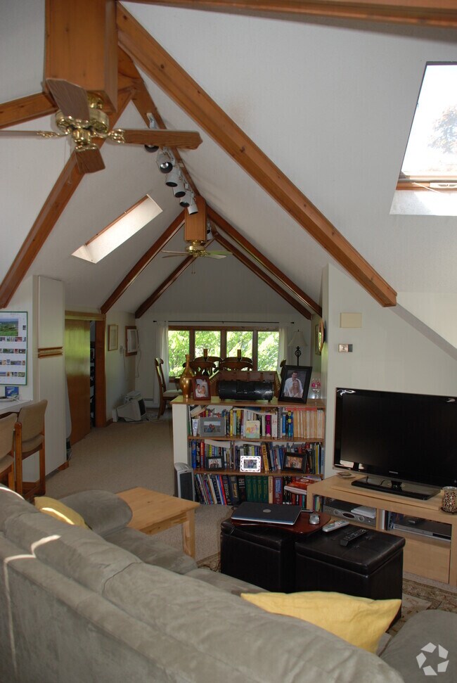 Apartments near St. Francis Hospital & Medical Center in Hartford, CT