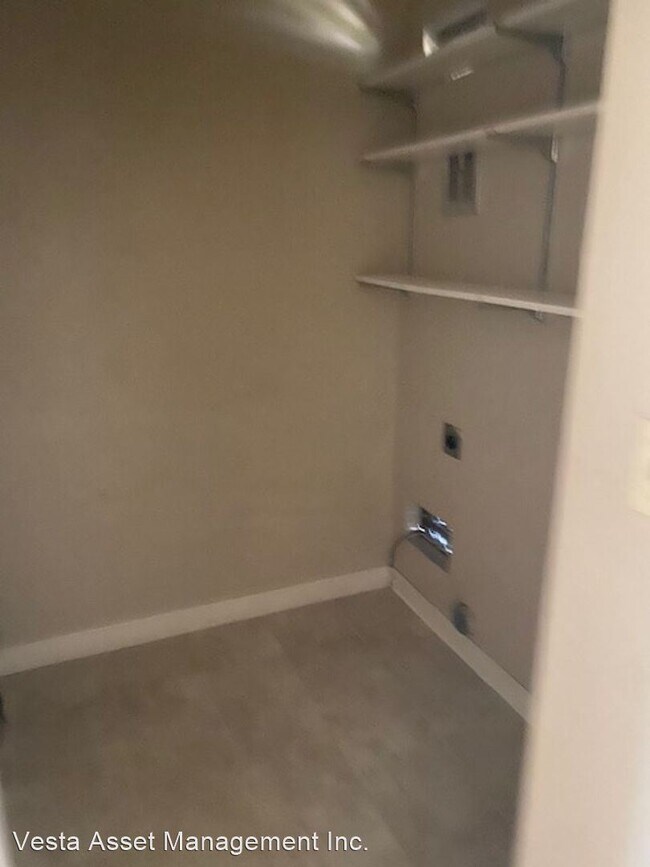 Building Photo - 3 br, 1.5 bath House - 1043 Melrose Avenue