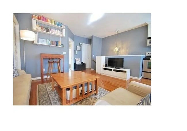 Building Photo - 136 D St