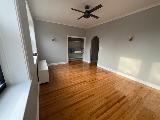 Foto del edificio - 2340 W Farwell Ave