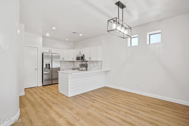 Foto del edificio - 7601 E Roosevelt St