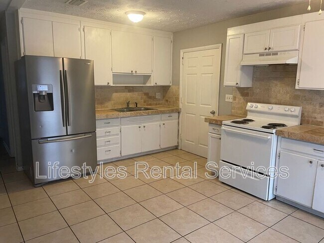 Building Photo - 4831 Redstone Dr