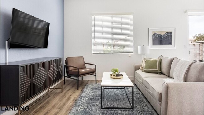 Foto del edificio - 8200 W Encanto Blvd