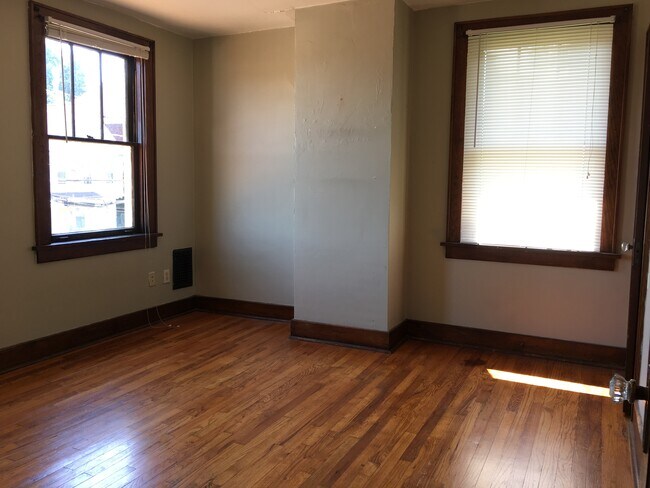 Building Photo - 3127 Terrace St