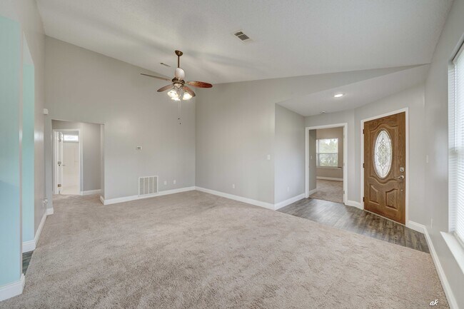 Building Photo - 6301 Lake Joanna Cir