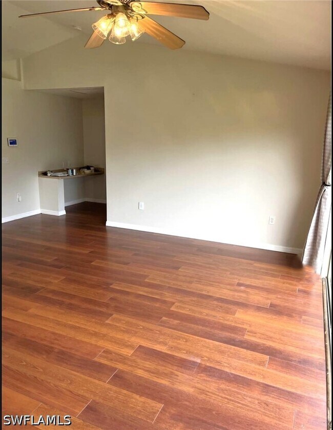 Foto del edificio - 8334 Robin Rd