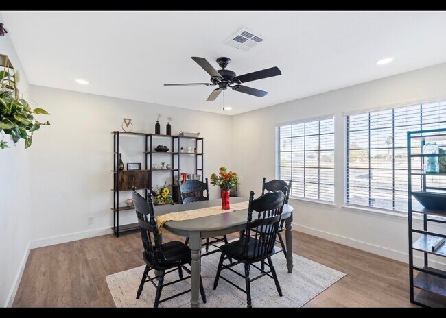 Foto del edificio - 712 Glen Abbey Cir