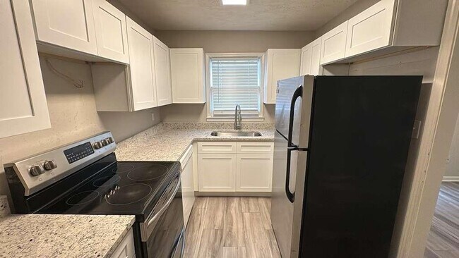 Foto del edificio - 136 Hudson Bridge Terrace