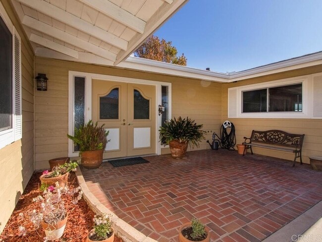 Building Photo - 648 Morro Rd