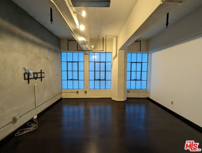 Foto del edificio - 746 S Los Angeles St