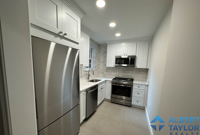 Building Photo - 35 Park St