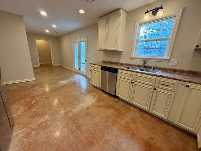 Foto del edificio - 3 Bed / 2 Bath, South Jonesboro, Available Now!