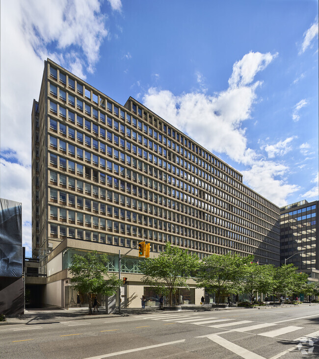 Building Photo - The Colonnade