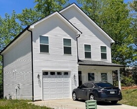 Building Photo - 111 Solis Ct