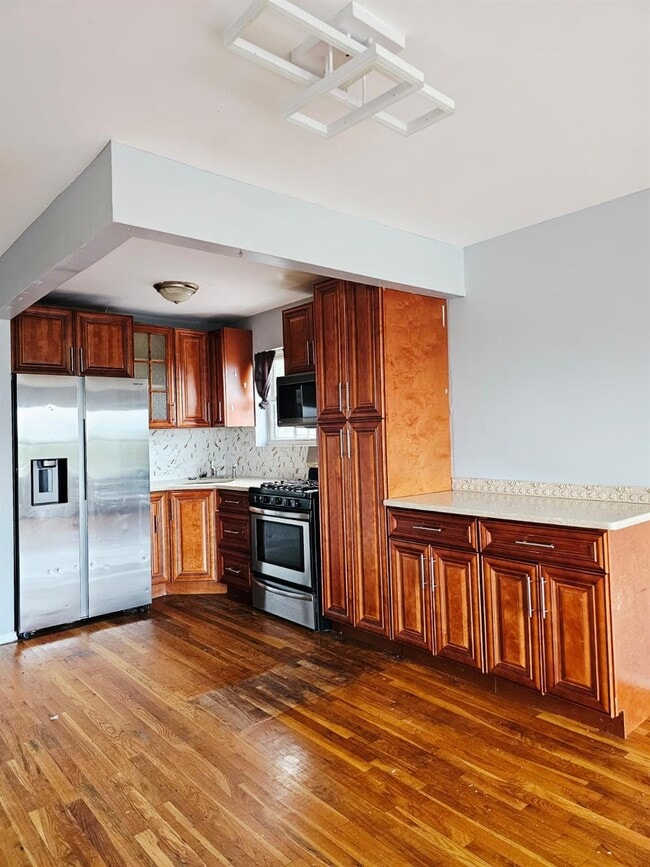 Building Photo - 561 Beach 43rd St