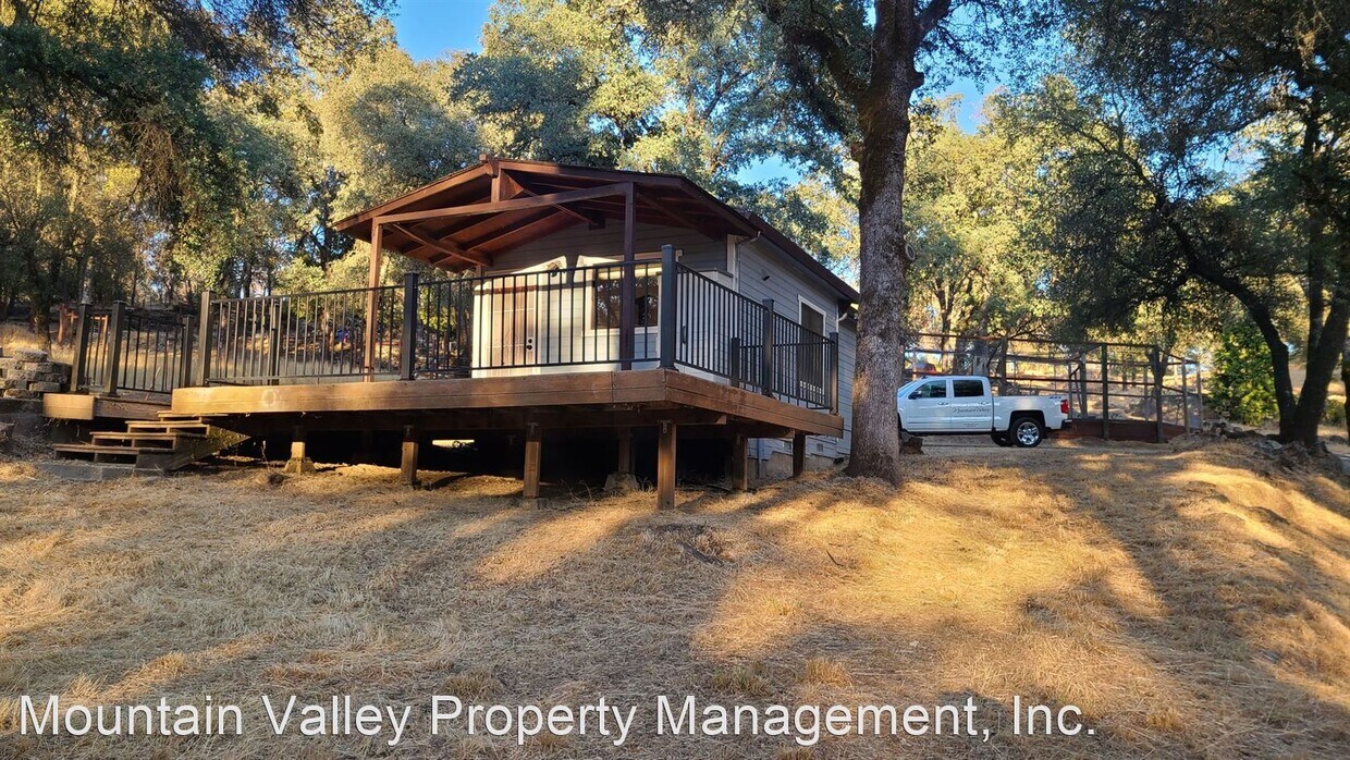 Foto principal - Studio, 1 bath House - 16791 Duggans Road