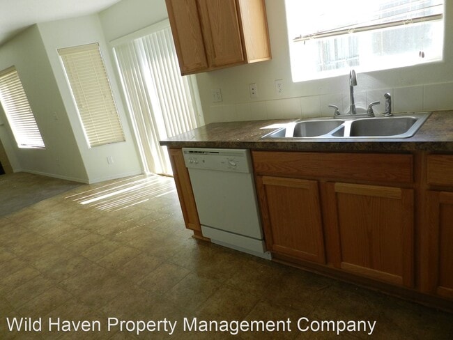 Building Photo - 3584 NE Spring Meadow Dr