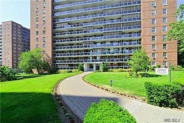Foto principal - 98-05 63rd Rd