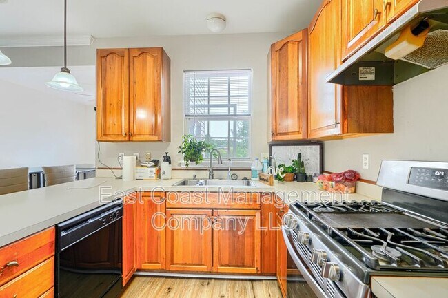 Foto del edificio - 403 Deer Hill Cir