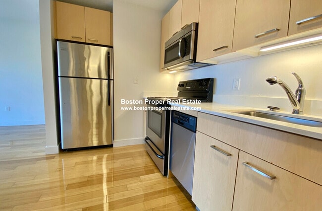 Building Photo - 1088 Boylston St