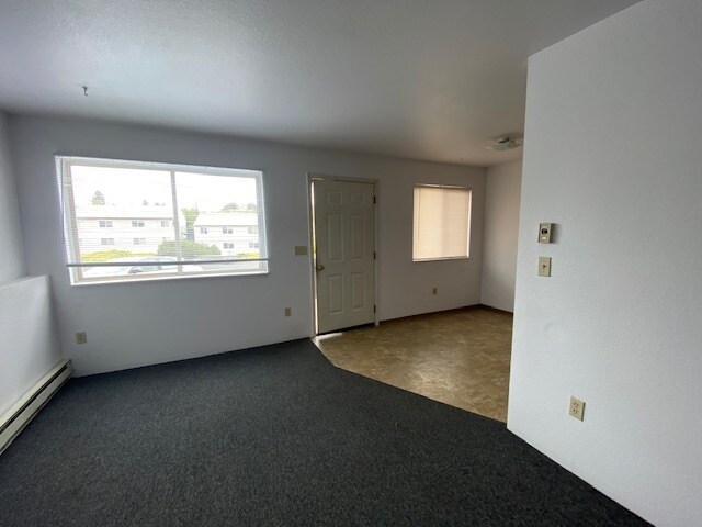 Building Photo - 1615 S Levick St