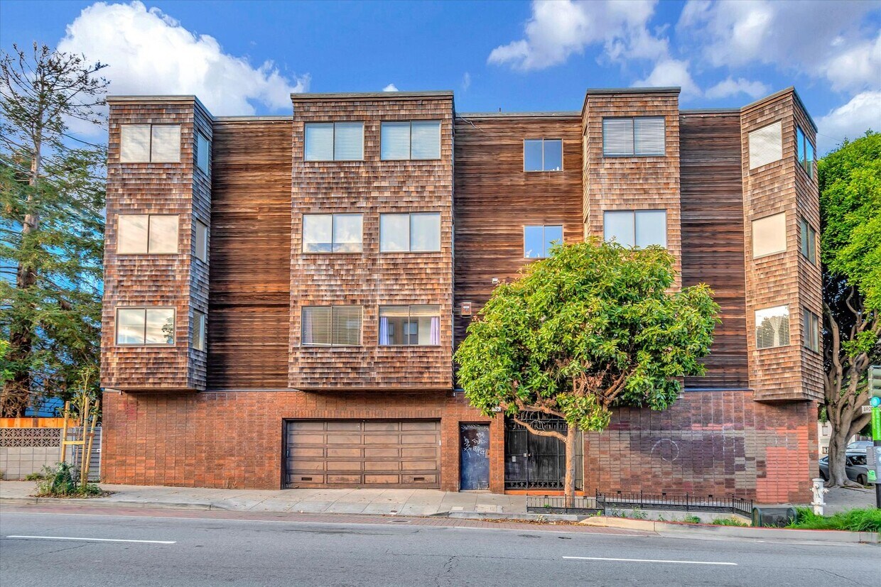 Primary Photo - Charming Condo-Washer and Dryer in unit +P...