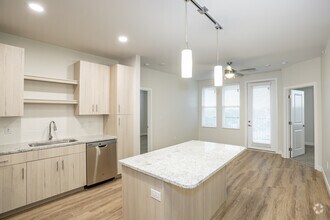 2BR, 2BA - 986 SF - Altair at the Heights