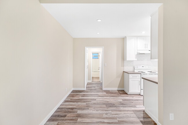 Building Photo - 3831 Beethoven St