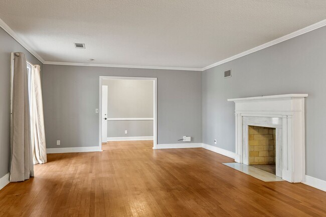 Building Photo - Druid Hills Charmer Available NOW!